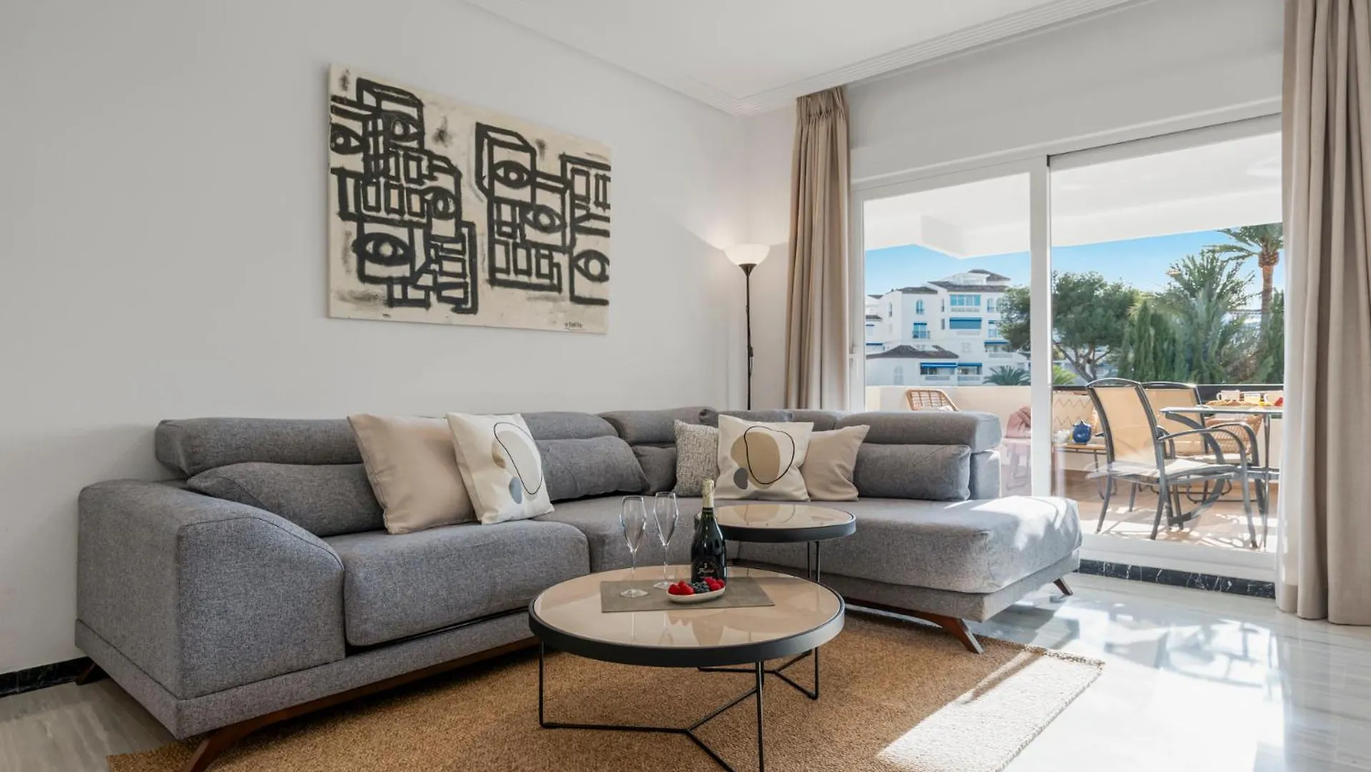 Апартаменты Banus Rentals Luminoso Apartamento Con Vistas Al Mar Марбелья