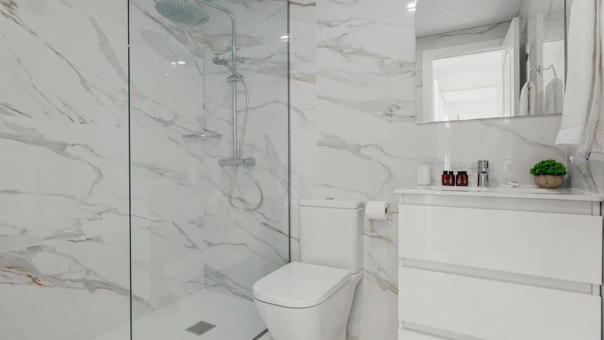 Banus Rentals Luminoso Apartamento Con Vistas Al Mar Марбелья Апартаменты