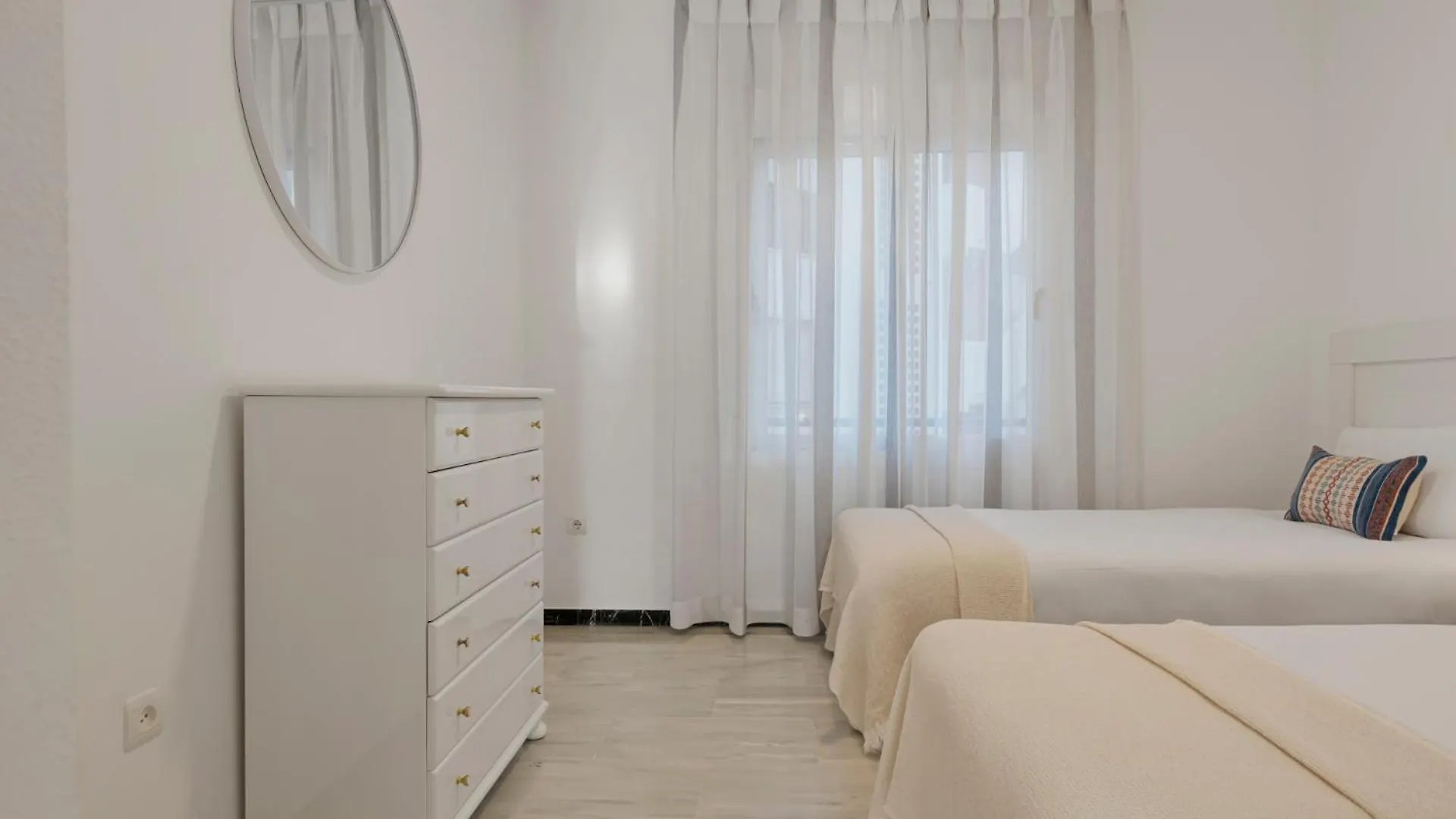 Banus Rentals Luminoso Apartamento Con Vistas Al Mar Марбелья