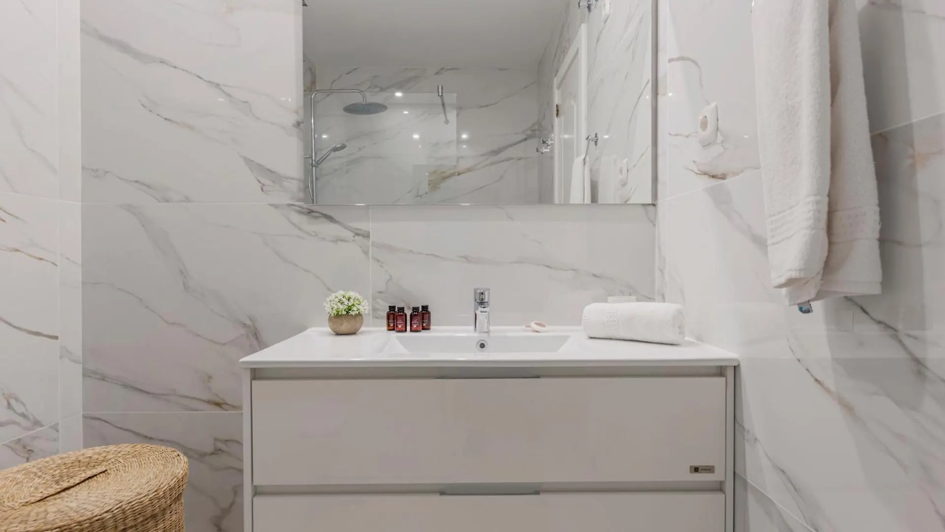 Апартаменты Banus Rentals Luminoso Apartamento Con Vistas Al Mar Марбелья