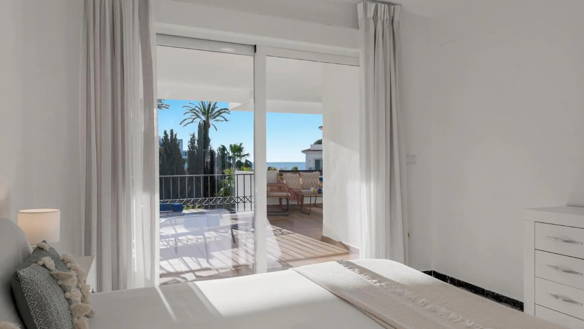 Banus Rentals Luminoso Apartamento Con Vistas Al Mar Марбелья 0*,  Испания