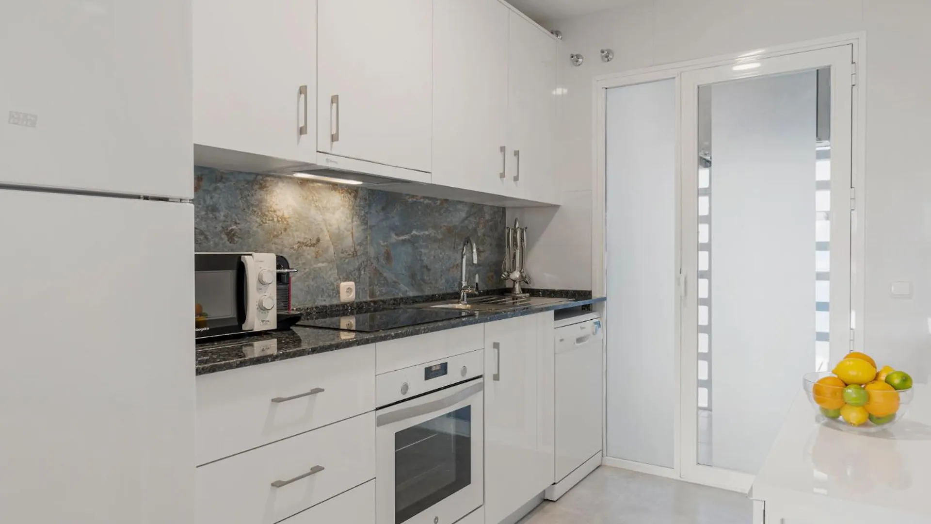 Banus Rentals Luminoso Apartamento Con Vistas Al Mar Марбелья 0*,