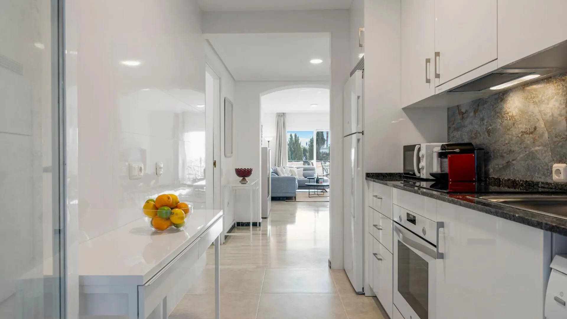 Banus Rentals Luminoso Apartamento Con Vistas Al Mar Marbellac
