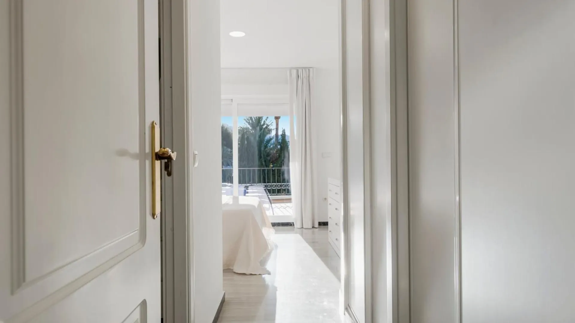 Banus Rentals Luminoso Apartamento Con Vistas Al Mar Марбелья Апартаменты