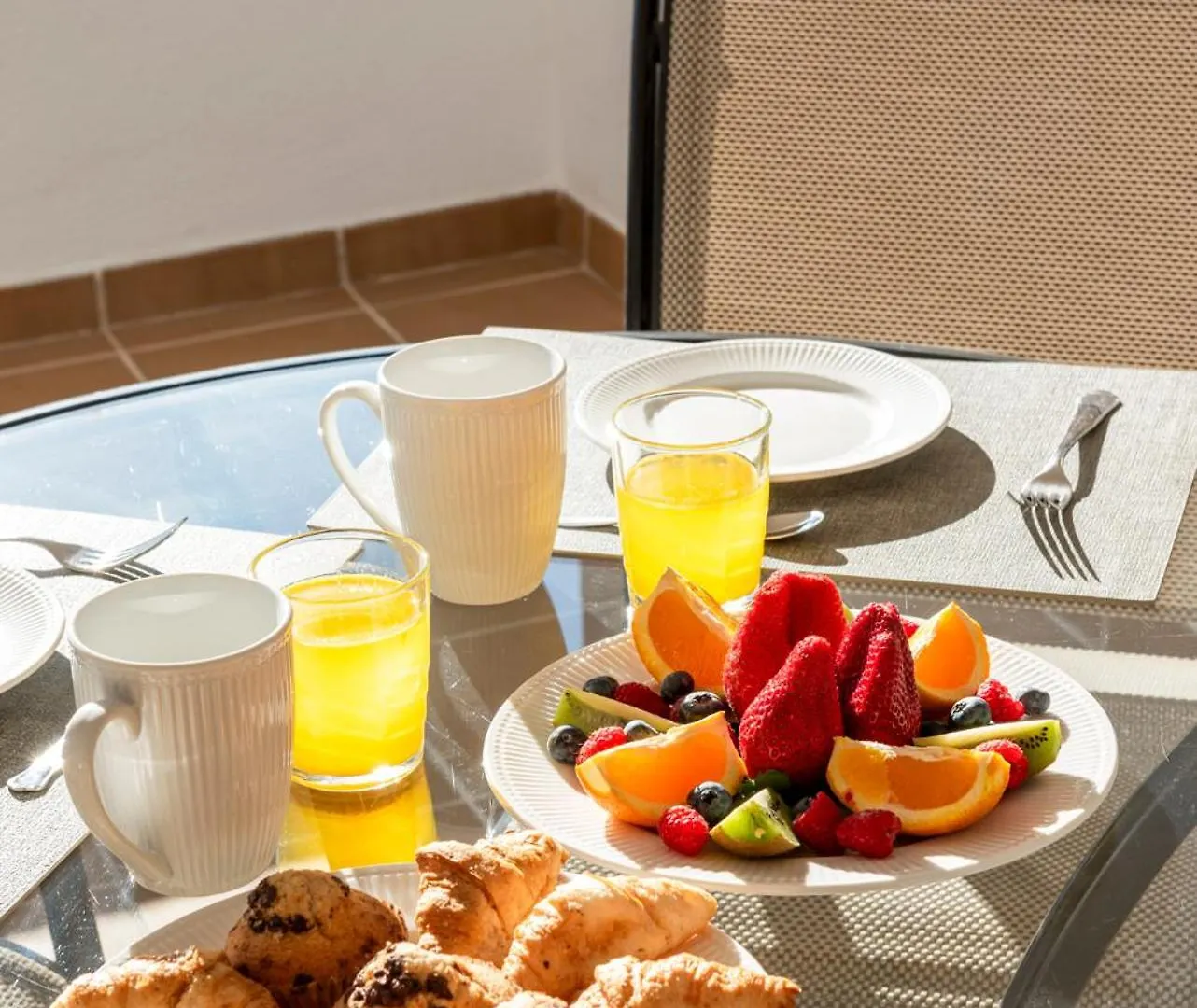 Banus Rentals Luminoso Apartamento Con Vistas Al Mar Marbellac Appartement