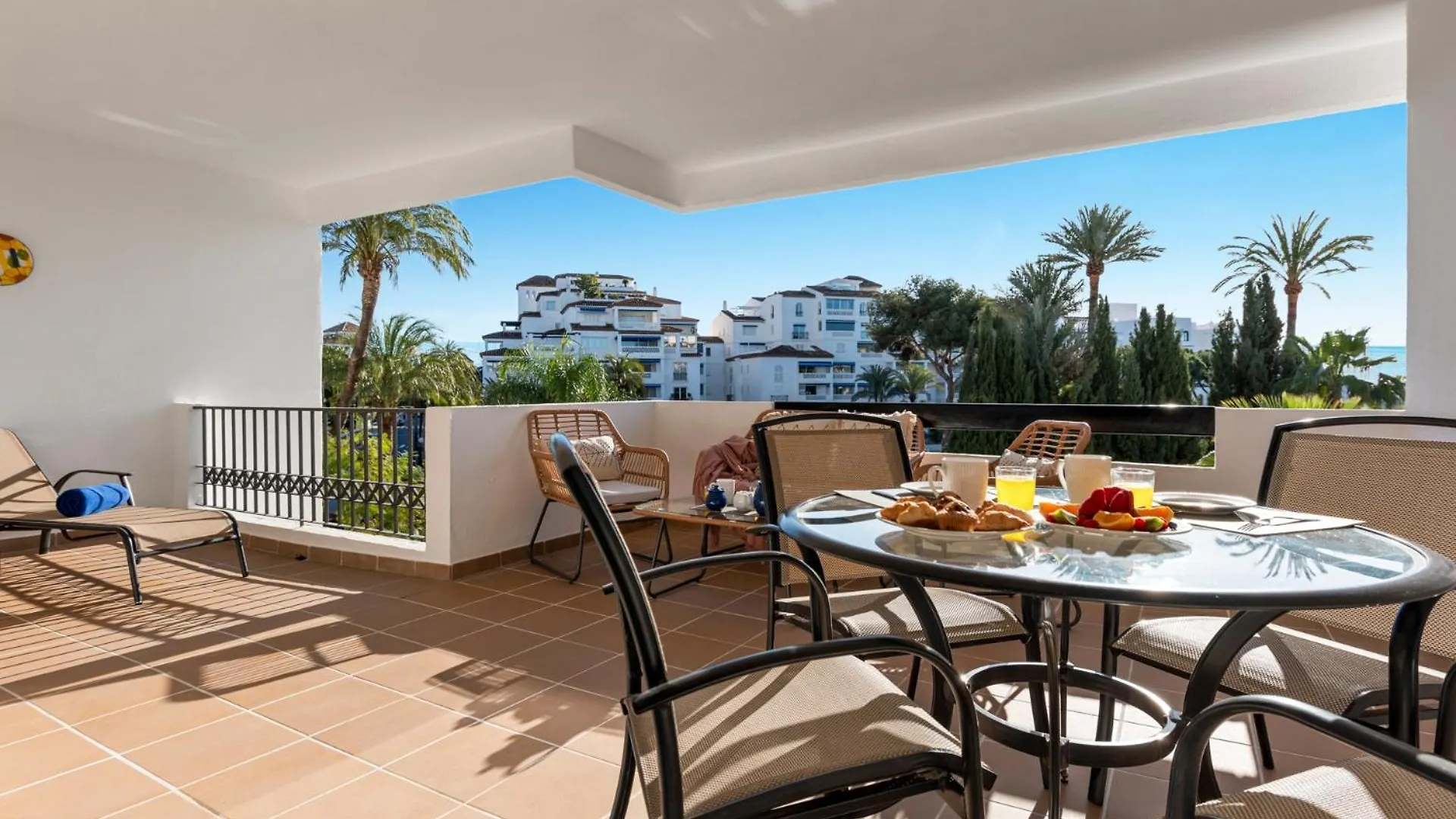 Banus Rentals Luminoso Apartamento Con Vistas Al Mar Марбелья Апартаменты
